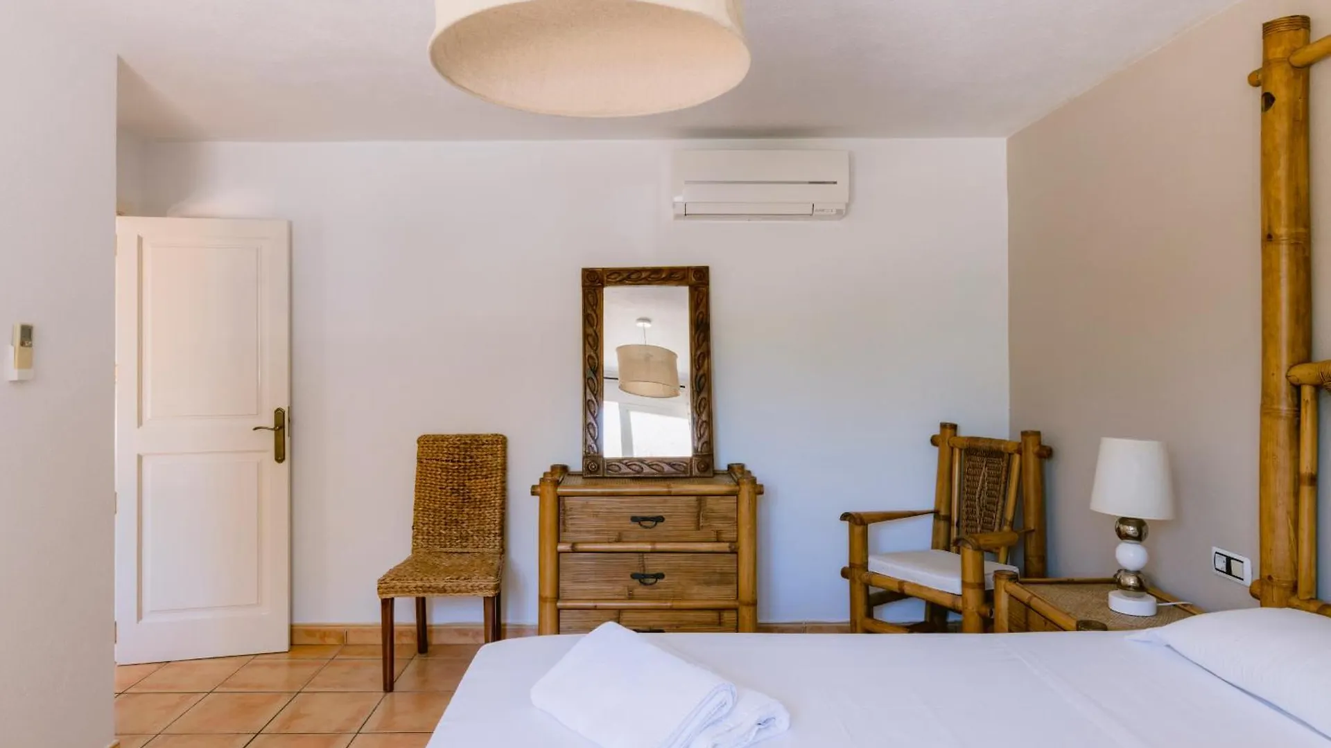 Villa Bellavista Has Stunning Views And A Private Infinity Pool Sant Jordi de ses Salines