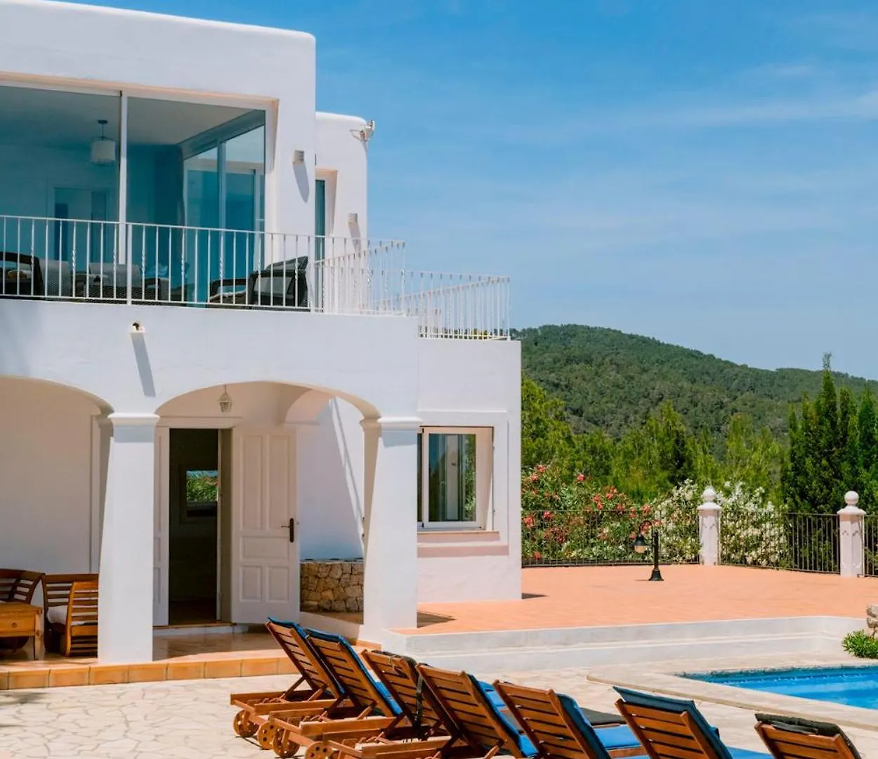 Villa Bellavista Has Stunning Views And A Private Infinity Pool Sant Jordi de ses Salines