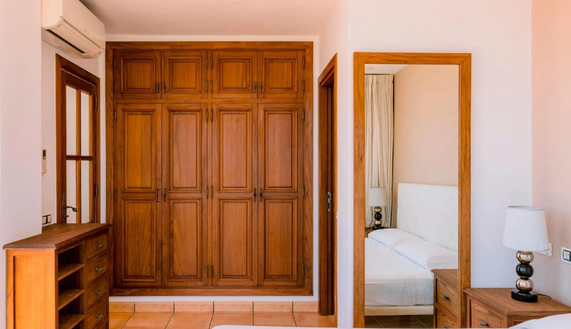 Villa Bellavista Has Stunning Views And A Private Infinity Pool Sant Jordi de ses Salines